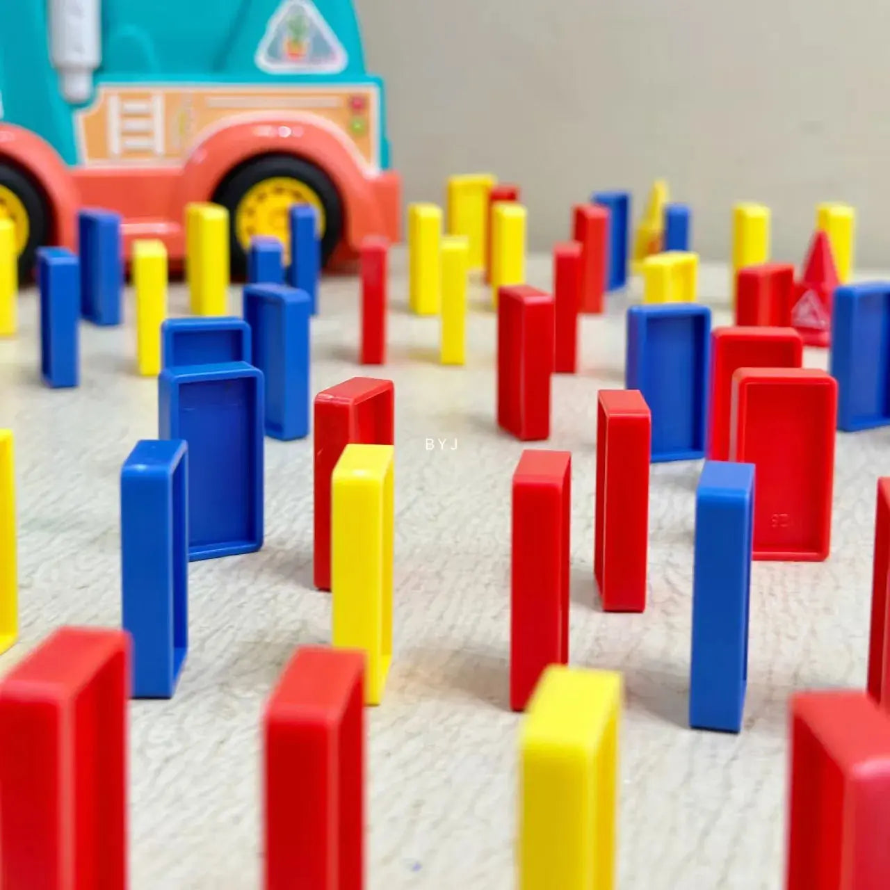 Montessori Domino Truck My Store